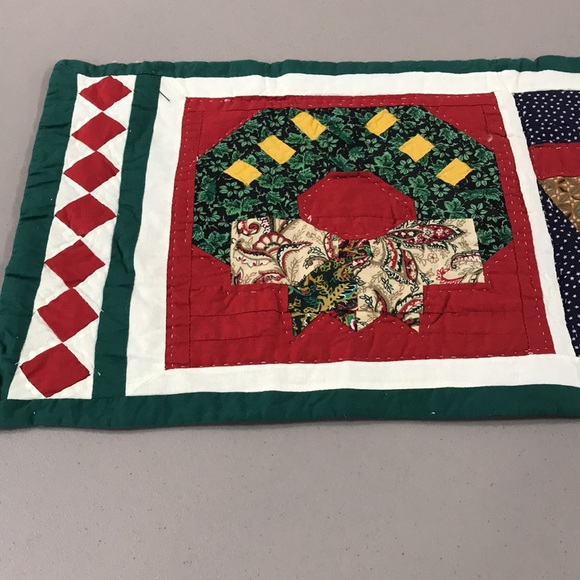 Vintage Christmas Table Runner - Picture 2 of 10